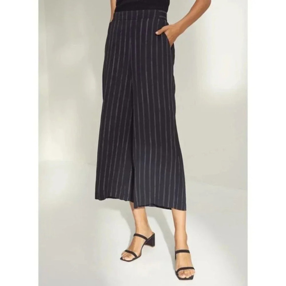 Aritzia Wilfred | FAUN PANT Pinstripe, wide-leg pant | Grey &‎ White | XS - Picture 1 of 8